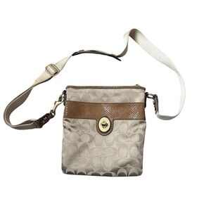 Coach Peyton Signature Swing Pack Bag